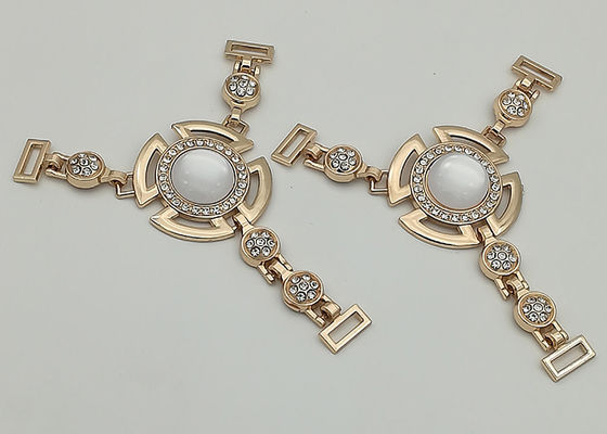 中国 亜鉛合金のブーツの宝石類の鎖、ラインストーンが付いているTのタイプ鎖のブーツの革紐 サプライヤー